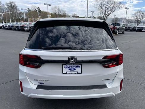 Used 2025 Honda Odyssey Touring image 5