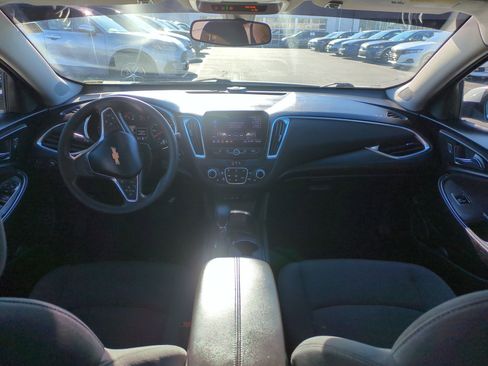 Used 2021 Chevrolet Malibu LT image 27