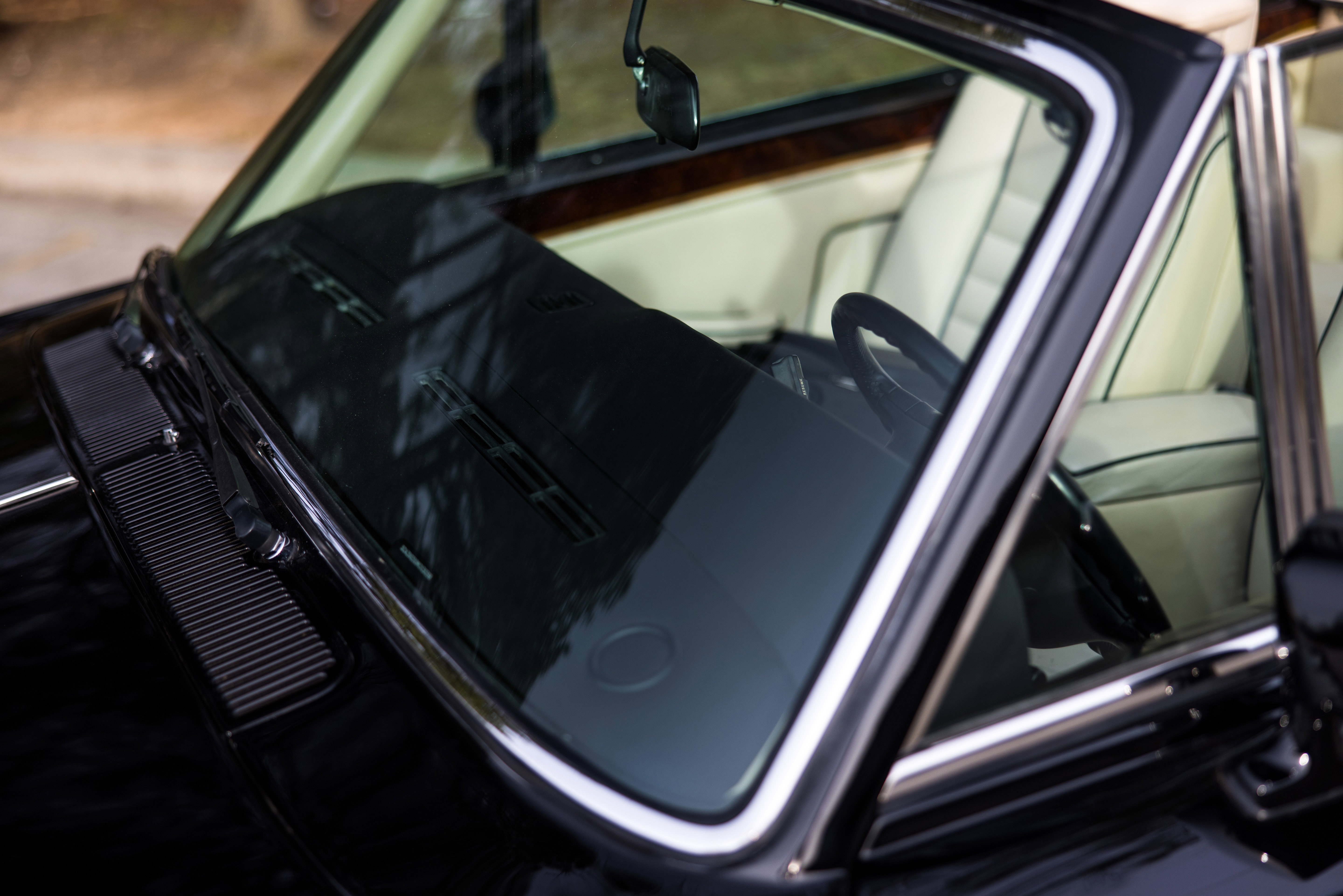 Used 1991 Rolls-Royce Corniche III RWD image 10