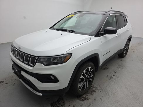 Used 2022 Jeep Compass Limited AWD/4WD image 6