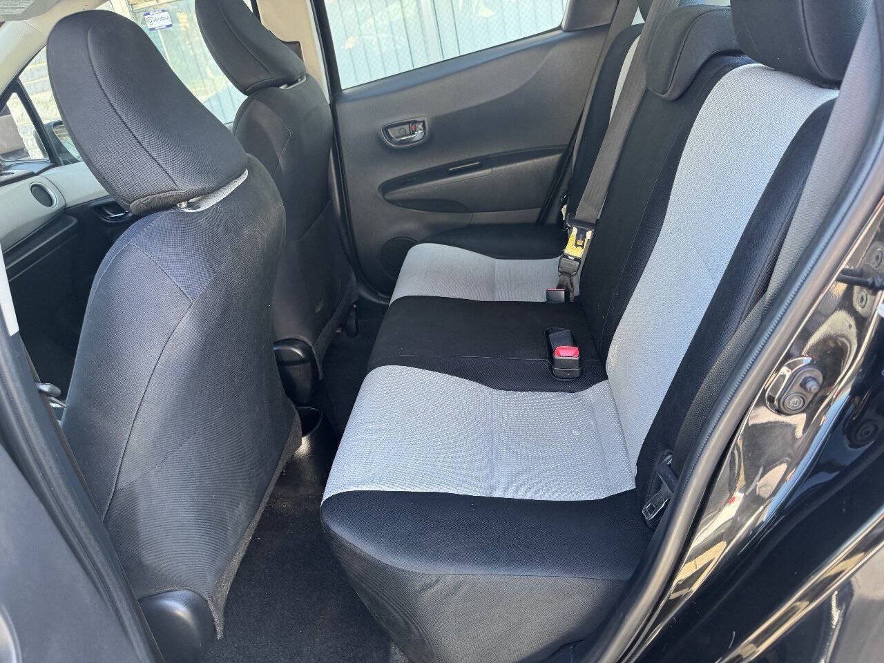 Used 2012 Toyota Yaris LE FWD image 15