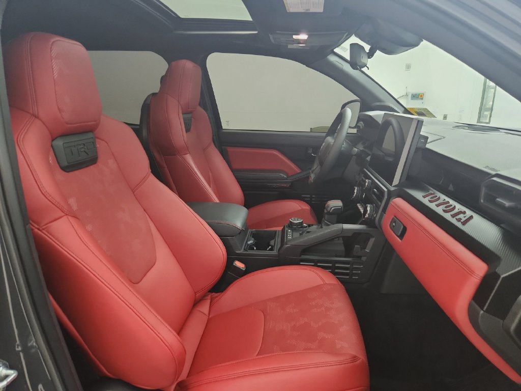 Used 2025 Toyota Tacoma TRD Pro AWD/4WD image 37