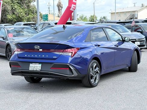 New 2025 Hyundai Elantra SEL FWD image 5