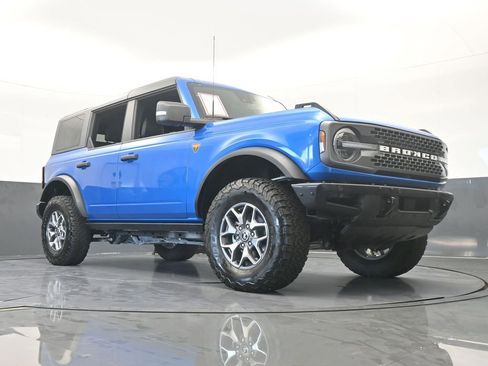 Used 2024 Ford Bronco Badlands image 62