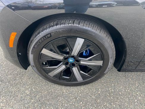 Used 2025 BMW iX xDrive50 image 9