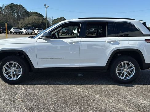 New 2025 Jeep Grand Cherokee Laredo X image 5