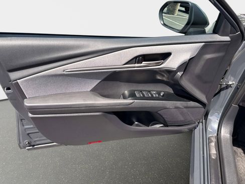 Used 2025 Toyota Camry LE w/ Convenience Package image 17