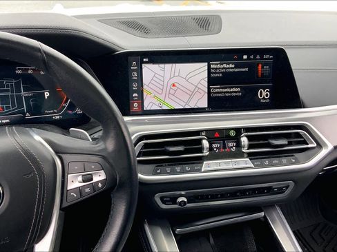 Used 2022 BMW X5 xDrive40i w/ Premium Package image 6