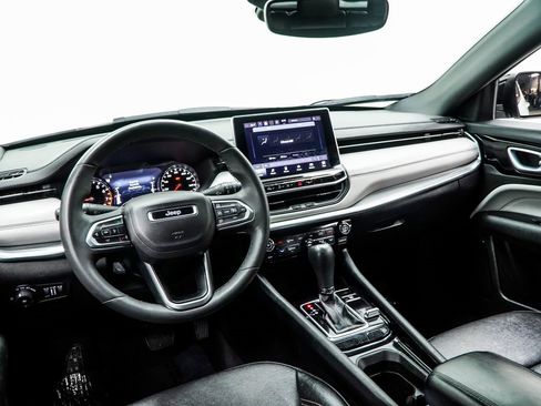 Used 2024 Jeep Compass Limited image 5