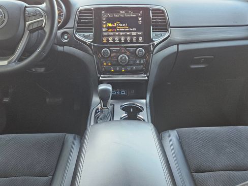 Used 2022 Jeep Grand Cherokee Laredo X AWD/4WD image 10