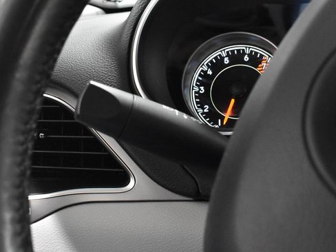 Used 2021 Jeep Cherokee Latitude Lux w/ Sun & Sound Group image 13