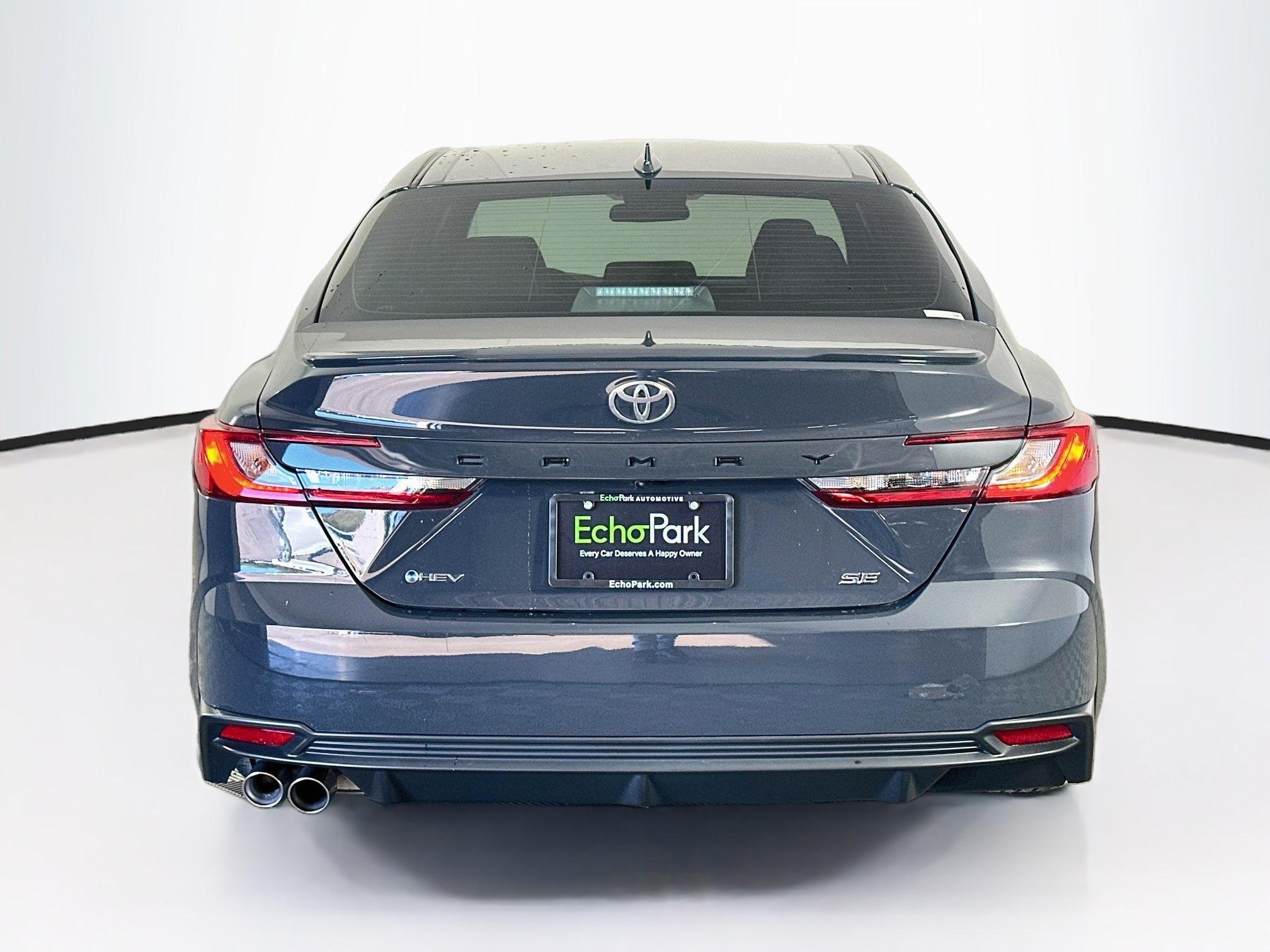 Used 2025 Toyota Camry SE FWD image 7
