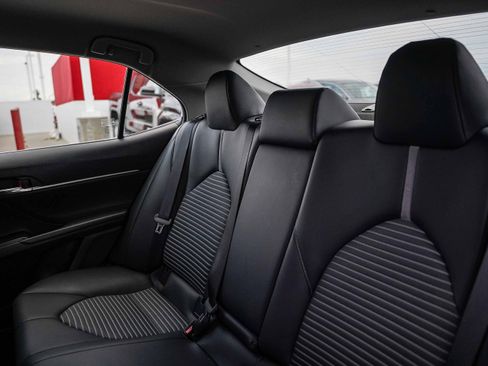 Certified 2022 Toyota Camry SE image 19