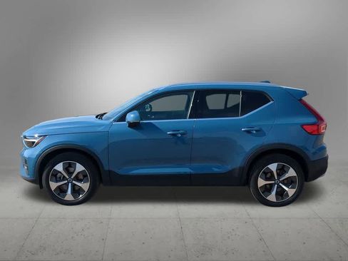 Certified 2023 Volvo XC40 B5 Plus w/ Driver Assist Package AWD/4WD image 3