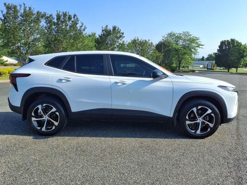 Used 2024 Chevrolet Trax RS w/ Driver Confidence Package image 3