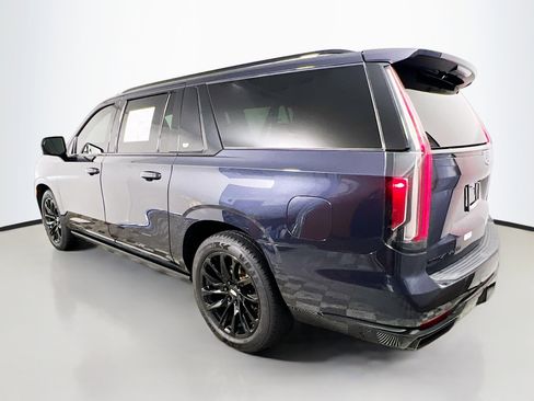 Used 2023 Cadillac Escalade ESV Sport w/ LPO, ONYX Package image 6