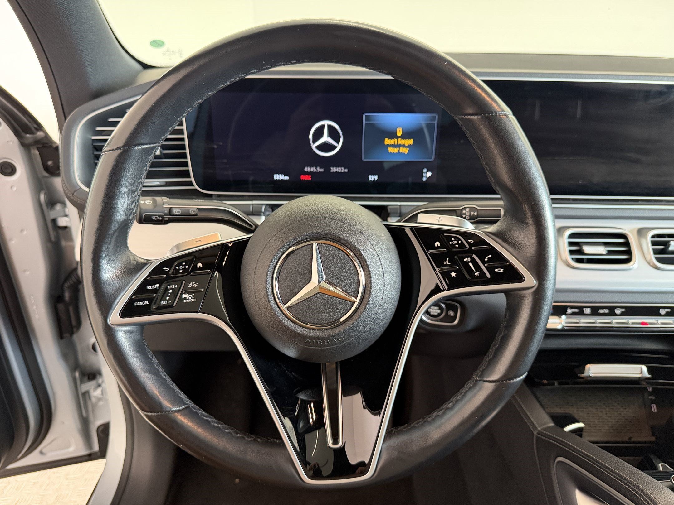 Used 2025 Mercedes-Benz GLS 450 4MATIC image 11