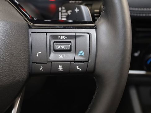Used 2025 Nissan Rogue SL w/ Tech Package FWD image 38