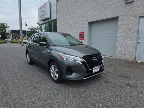 Certified 2025 Nissan Kicks Play S FWD image 1