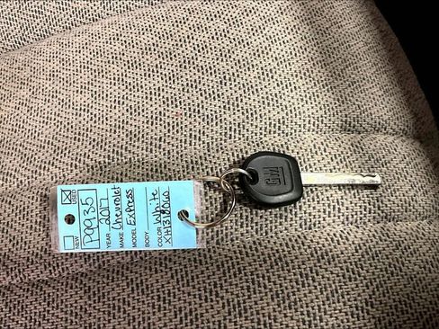 Used 2017 Chevrolet Express 2500 image 31