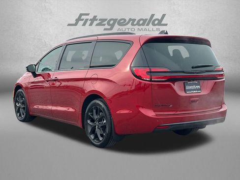 New 2026 Chrysler Pacifica Select w/ S Appearance Package image 7