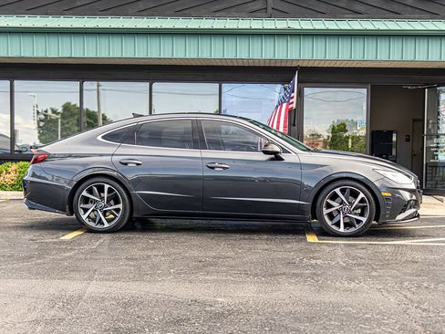 Used 2021 Hyundai Sonata SEL Plus w/ Tech Package FWD image 9