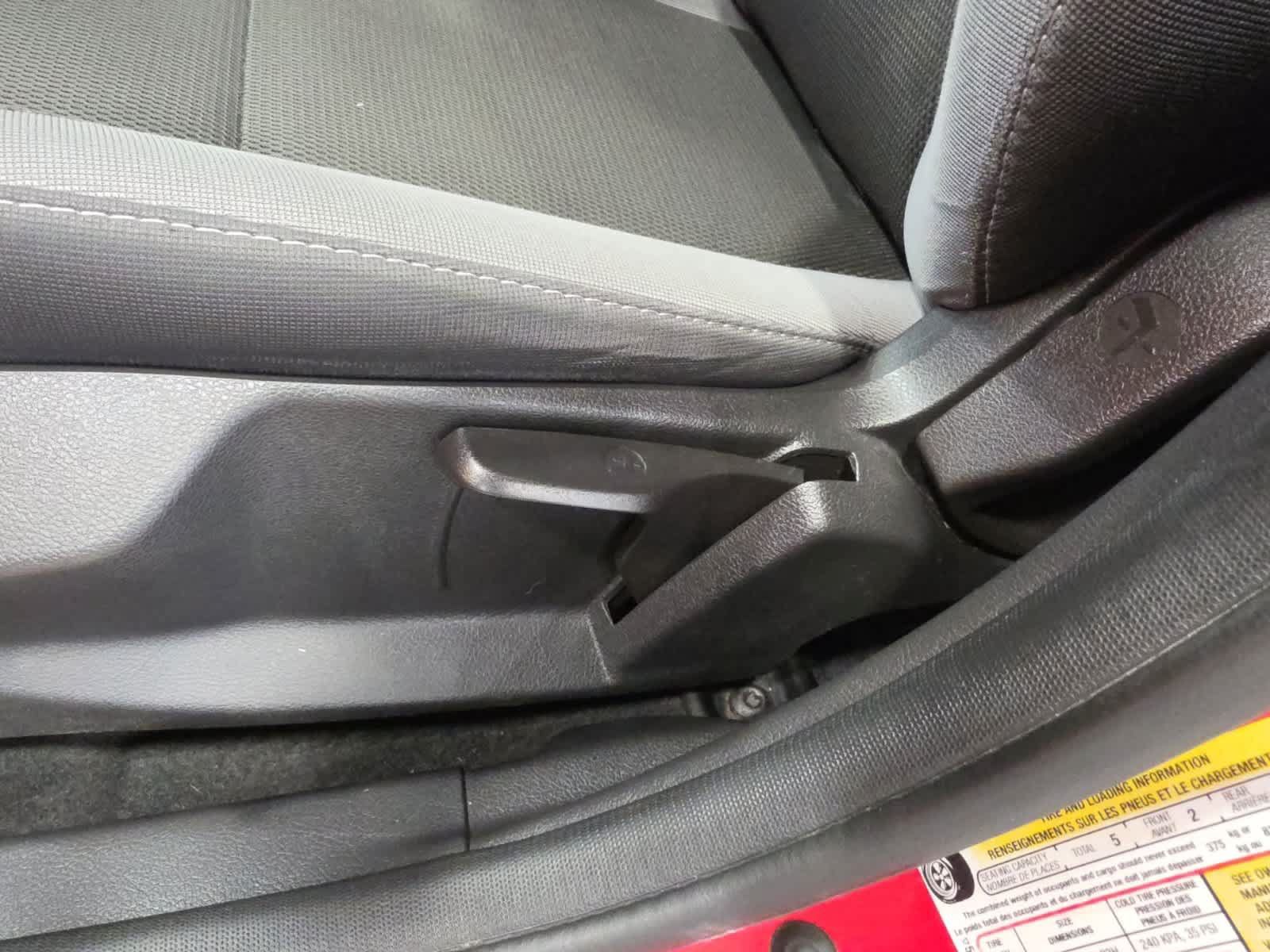 Used 2014 Ford Focus SE FWD image 16