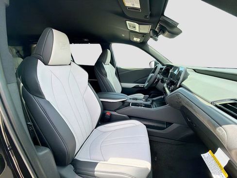 New 2026 Lexus TX 500h AWD image 16