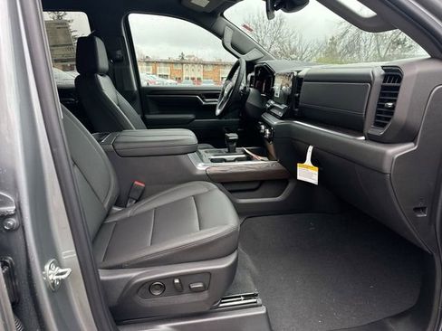 New 2026 GMC Sierra 1500 SLT w/ SLT Convenience Package image 24