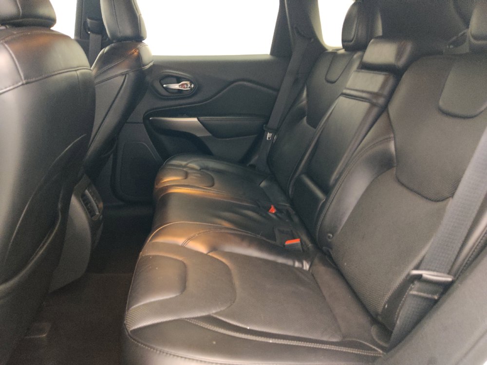 Used 2019 Jeep Cherokee High Altitude FWD image 18