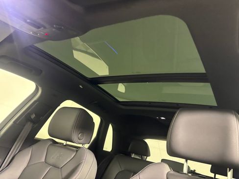 Used 2020 Audi Q3 2.0T Prestige w/ Prestige Package image 20