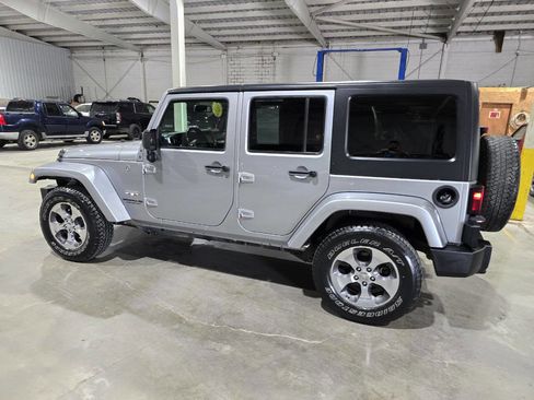Used 2017 Jeep Wrangler Unlimited Sahara w/ Connectivity Group image 6