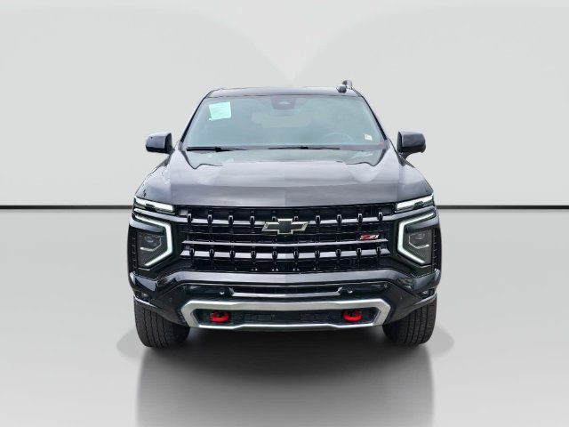 Used 2025 Chevrolet Suburban Z71 AWD/4WD image 8