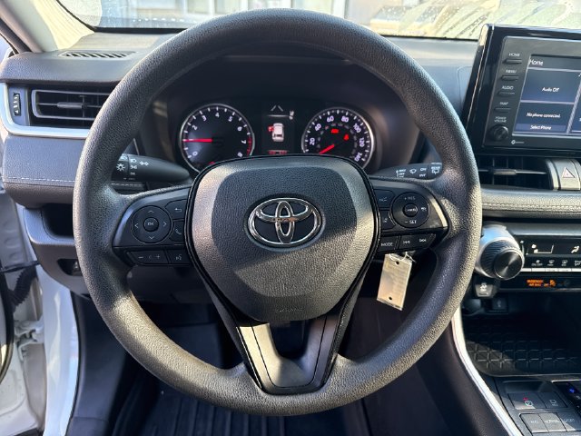 Used 2021 Toyota RAV4 LE FWD image 18