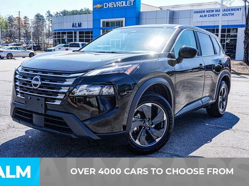 Used 2025 Nissan Rogue SV image 3