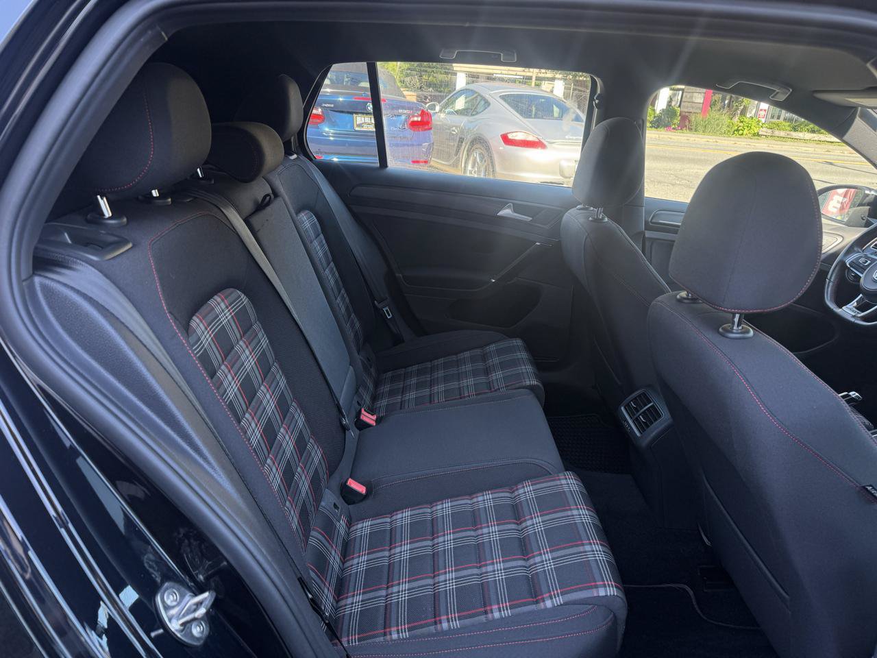 Used 2020 Volkswagen GTI SE FWD image 20