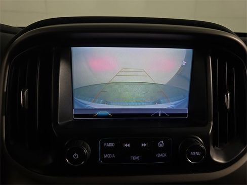 Used 2018 Chevrolet Colorado Z71 image 16