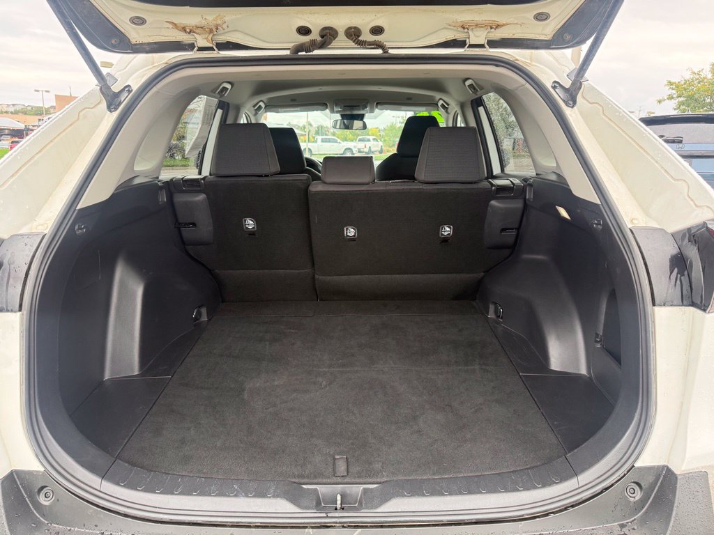 Used 2025 Toyota RAV4 LE AWD/4WD image 26