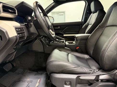 Used 2024 Toyota Tacoma TRD Off-Road image 11