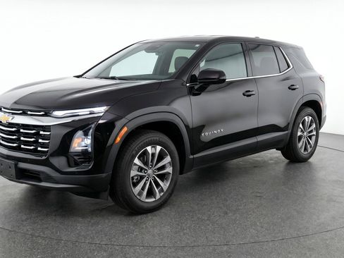 Used 2025 Chevrolet Equinox LT image 3