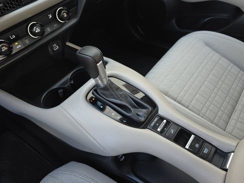 Certified 2025 Honda HR-V LX image 23