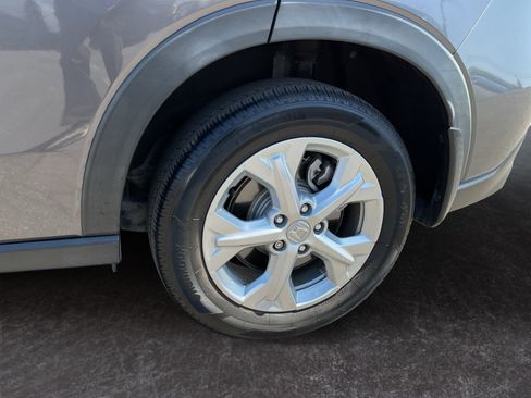 Used 2023 Honda HR-V LX image 9