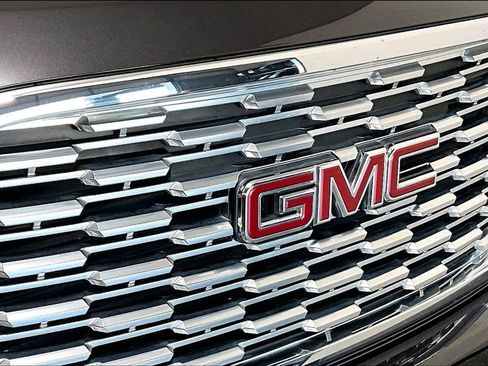 Used 2018 GMC Yukon XL Denali w/ Open Road Package image 31