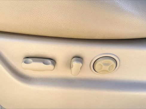 Used 2012 GMC Yukon SLT w/ Texas Edition image 34