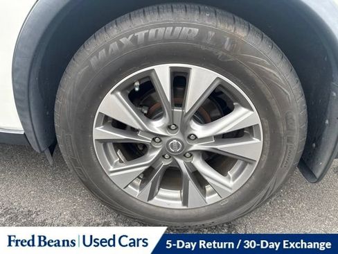 Used 2018 Nissan Murano SL w/ Moonroof Package AWD/4WD image 10