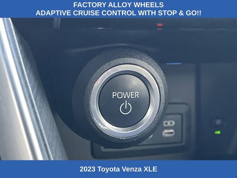 Used 2023 Toyota Venza XLE image 9