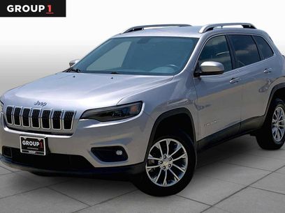 Used 2019 Jeep Cherokee Latitude Plus w/ Comfort/Convenience Group