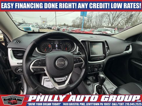 Used 2016 Jeep Cherokee Trailhawk w/ Comfort & Convenience Group AWD/4WD image 29