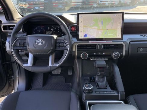 Used 2025 Toyota Tacoma TRD Off-Road AWD/4WD image 5