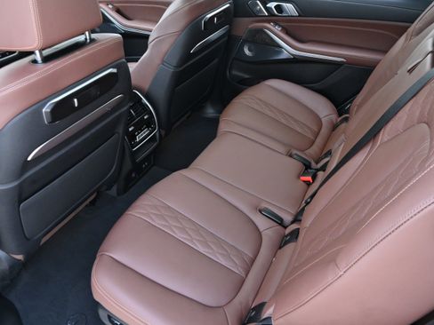 Used 2025 BMW X7 xDrive40i w/ Executive Package image 13